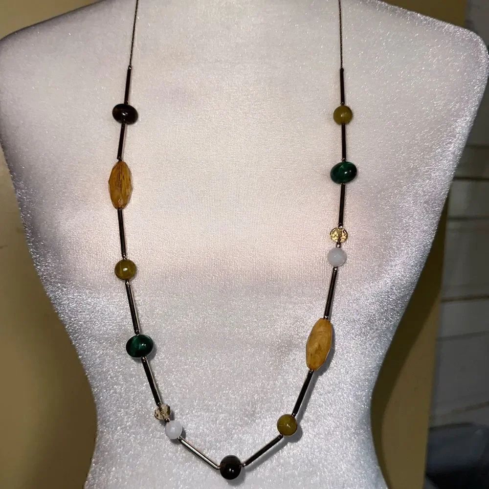 NWTs NY&Co Long Necklace